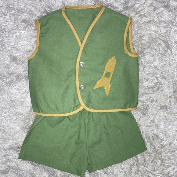 Vintage 60’s vest and short set with rocketship 12m - Picture 1 of 8